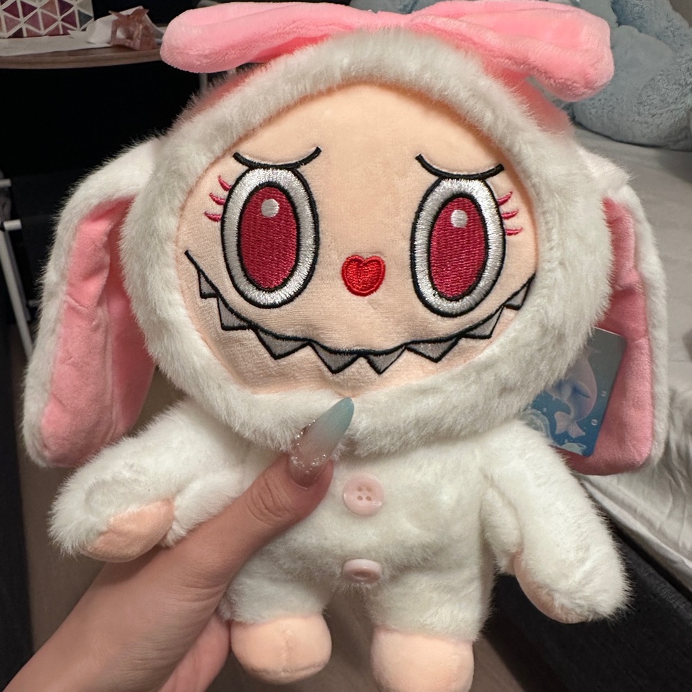 white bunny labubu